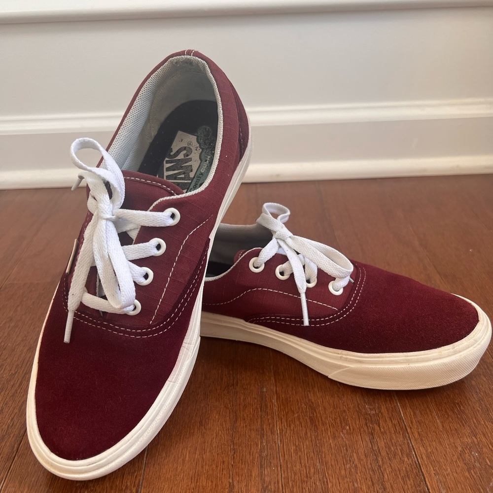 VANS Comfycush Era Burgundy - Size 7 Women’s